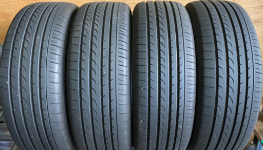 215/60R17・夏タイヤ4本セット・2018年製ヨコハマ　ブルーアース・溝バッチリ