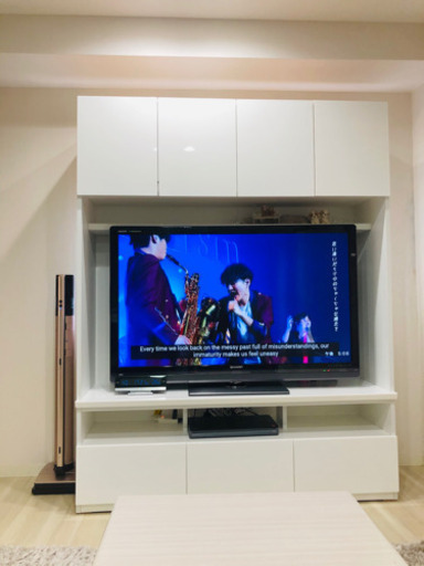 ニトリ　テレビ台　鏡面　ホワイト　テレビボード　壁面収納　白