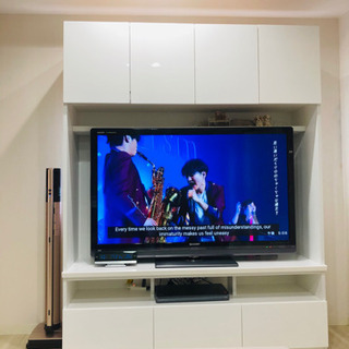 ニトリ テレビ台 鏡面 ホワイト テレビボード 壁面収納 白