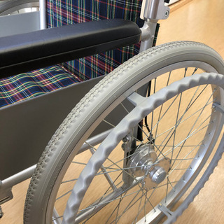 中古品☆美品☆幸和製作所☆アルミ製車椅子☆TacaoF☆自走式☆チェック柄の画像