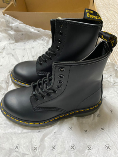 Dr.Martens 8ホールブーツ未使用22cm相当