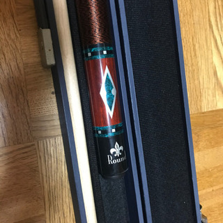 ラウンドワン　ビリヤード　キュー　赤の画像