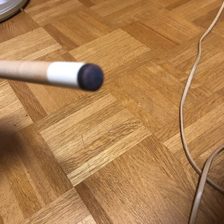 ラウンドワン　ビリヤード　キュー　赤の画像