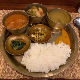 ヨガ、アーユルヴェータ、スパイスカレー、インド、ネパール、ボリウ...