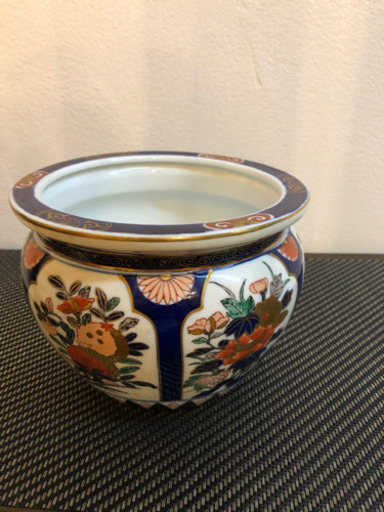 GOLD IMARI の鉢です。
