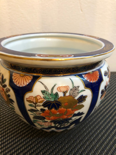 GOLD IMARI の鉢です。