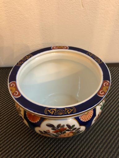 GOLD IMARI の鉢です。