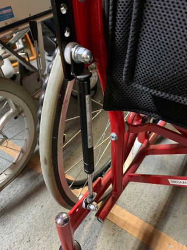 車椅子　スポーツ車椅子？　サスペンション付き　中古