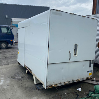 ４t2tコンテナ　物置　ガレージ　の画像