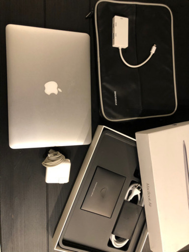 MacBook Air 11 " MC969J/A 付属品完備　MacBook Air 1.6GHz dual corei5/13.3/4GB