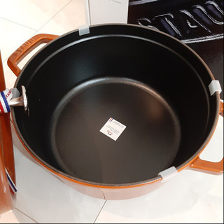 新品未使用】生涯保証付き staub 24cm シナモン 廃盤カラー