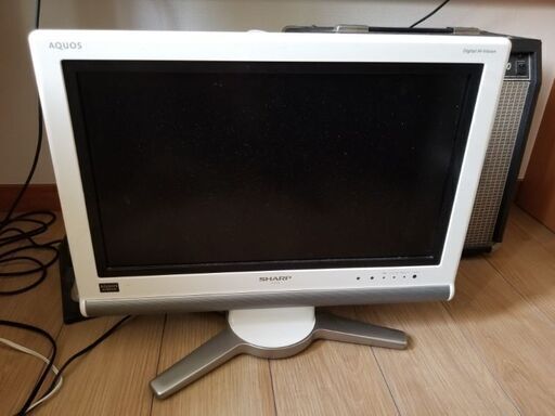 テレビ 20インチ　SHARP AQUOS D D10 LC-20D10　ホワイト