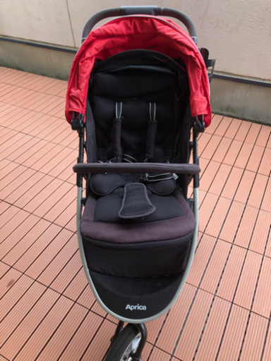 【お譲り先決まりました】アップリカ　スムーヴ　三輪タイヤ