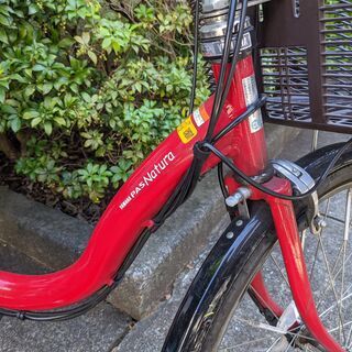 赤い電動自転車　美品の画像