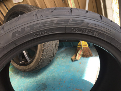 トーヨータイヤ　245/40R20