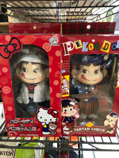 箱入り‼︎   不二家　ペコちゃん　ハローキティー　コラボ　アニバーサリー　人形