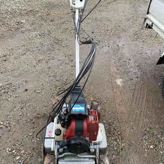 三重 草刈機 草刈り機 自走式草刈り機 イセキ オーレック スパイダー