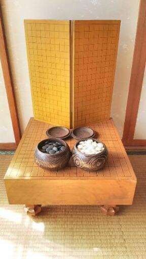 囲碁セット碁石付★値下げ❢（盤は足付き＋折りたたみ）