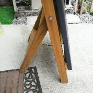 建築材で作った看板の画像