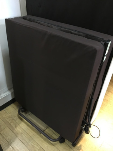 美品 ニトリ 電動リクライニング 折り畳みベッド 介護ベッド 2019年製 KDH-009 低反発