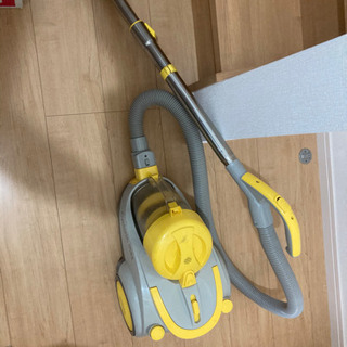 決まりました。サイクロン式掃除機　美品