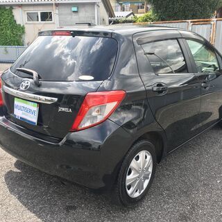 トヨタ ヴィッツ1.3 ジュエラ　バック カメラ HDDナビ フルセグTV 禁煙車 （ブラック）の画像