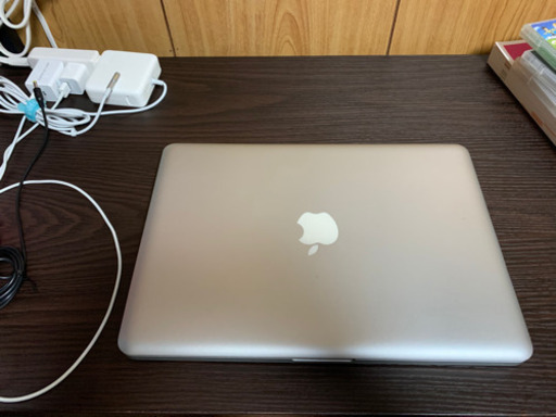 MacBook Pro ※初期化作業に時間がかかっているので終わり次第返事返して行きます。