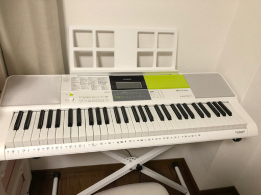 Casio 光ナビゲーション電子キーボード　LK-511