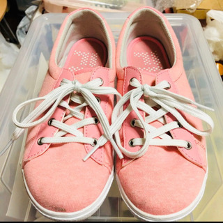 FILAピンクスニーカー新古品