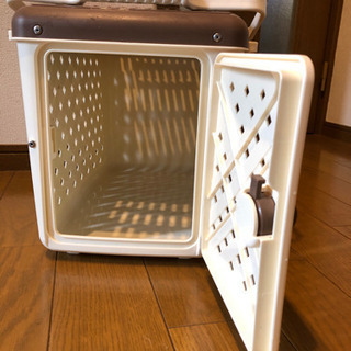 【引取先決定しました】ペット　キャリーケース　の画像