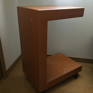 サイドテーブル