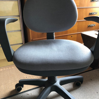 パソコンチェアの画像