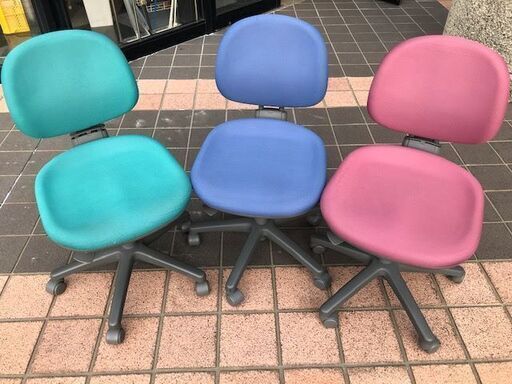 OAチェア（高さ調整出来て長時間座っても疲れにくい椅子）