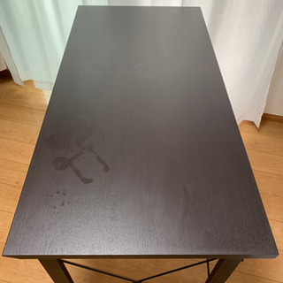 黒テーブルの画像