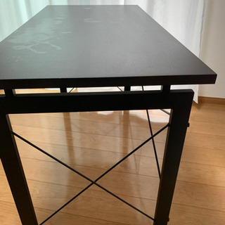 黒テーブルの画像