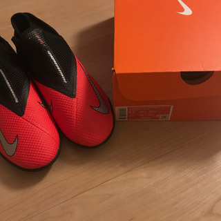 ナイキ　フットサルシューズ未使用　ねさげしました