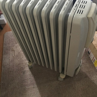 【値下げ交渉可能】まだ夏だけど！デロンギオイルヒーター
