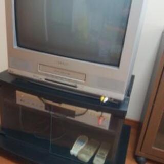 シャープ製テレビデオ＆ＤVＤプレーヤー＆台付き０円