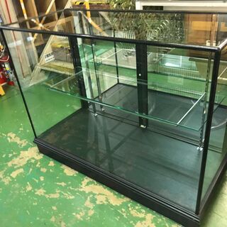木製ショーケースの画像