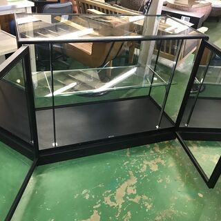 木製ショーケースの画像