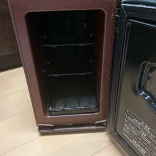 あげます！電子式ワインセラー6本収納　2011年製の画像