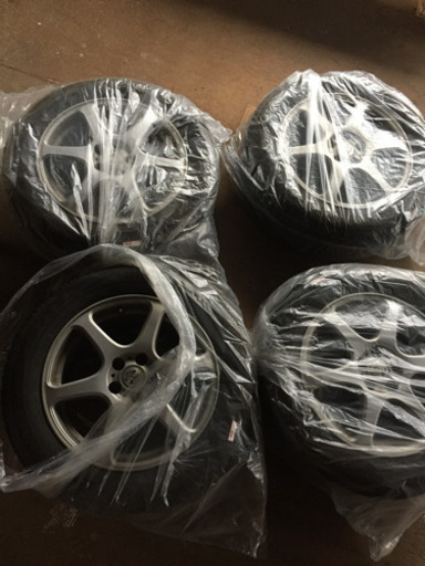【お取引き先決定しました】スタッドレスタイヤ195/60R16(1シーズンのみ使用)