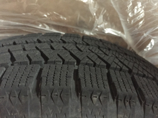 【お取引き先決定しました】スタッドレスタイヤ195/60R16(1シーズンのみ使用)