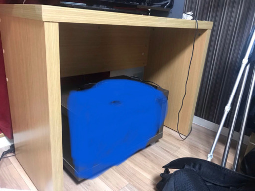 しっかりした机