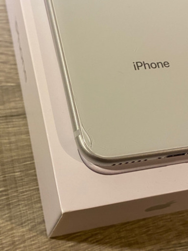 iPhone 8 Silver 256 GB SIMフリー②