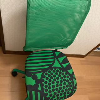 IKEA デスクチェア　昇降式　グリーン系デザイン