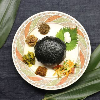 世界初？！バングラデシュ家庭料理と爆弾おにぎりのフュージョン「B...