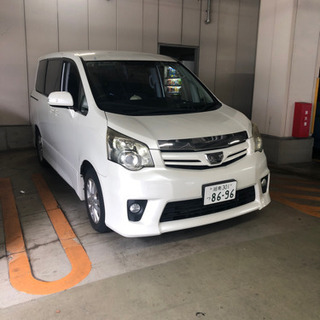 トヨタ　ノア　ZRR70W 車検残有り　7人乗り