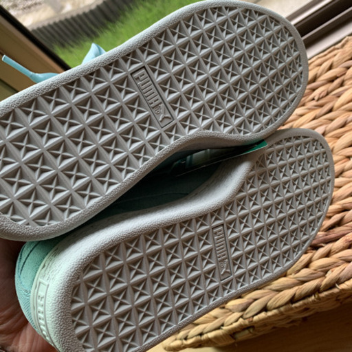 puma レディース　スニーカー　23.5cm 新品