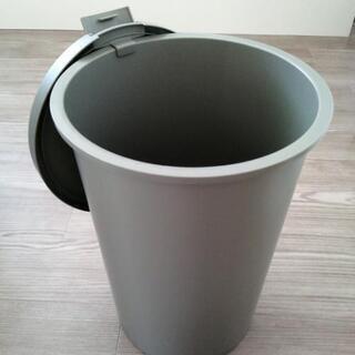 ゴミ箱　26L 匂い漏れなしと高評価の画像